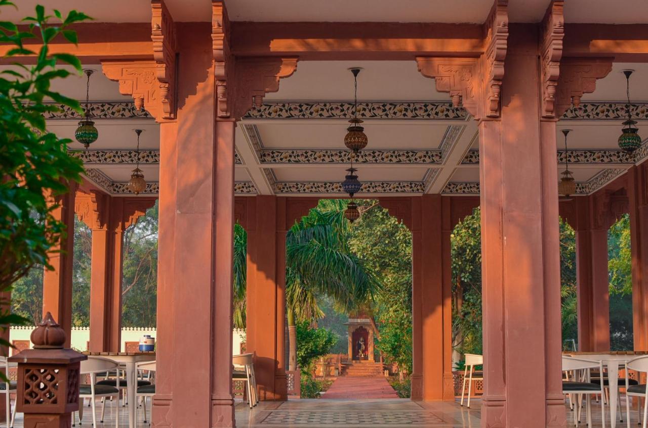 Umaid Palace - A Lakeside Heritage Palace Resort Near Jaipur Close To Bhangarh & Chand Baori Stepwell Abhaneri Dubbī Dış mekan fotoğraf
