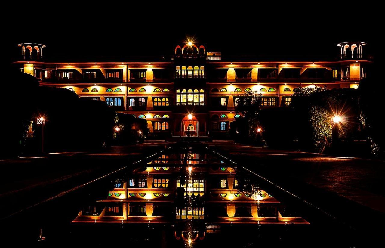 Umaid Palace - A Lakeside Heritage Palace Resort Near Jaipur Close To Bhangarh & Chand Baori Stepwell Abhaneri Dubbī Dış mekan fotoğraf
