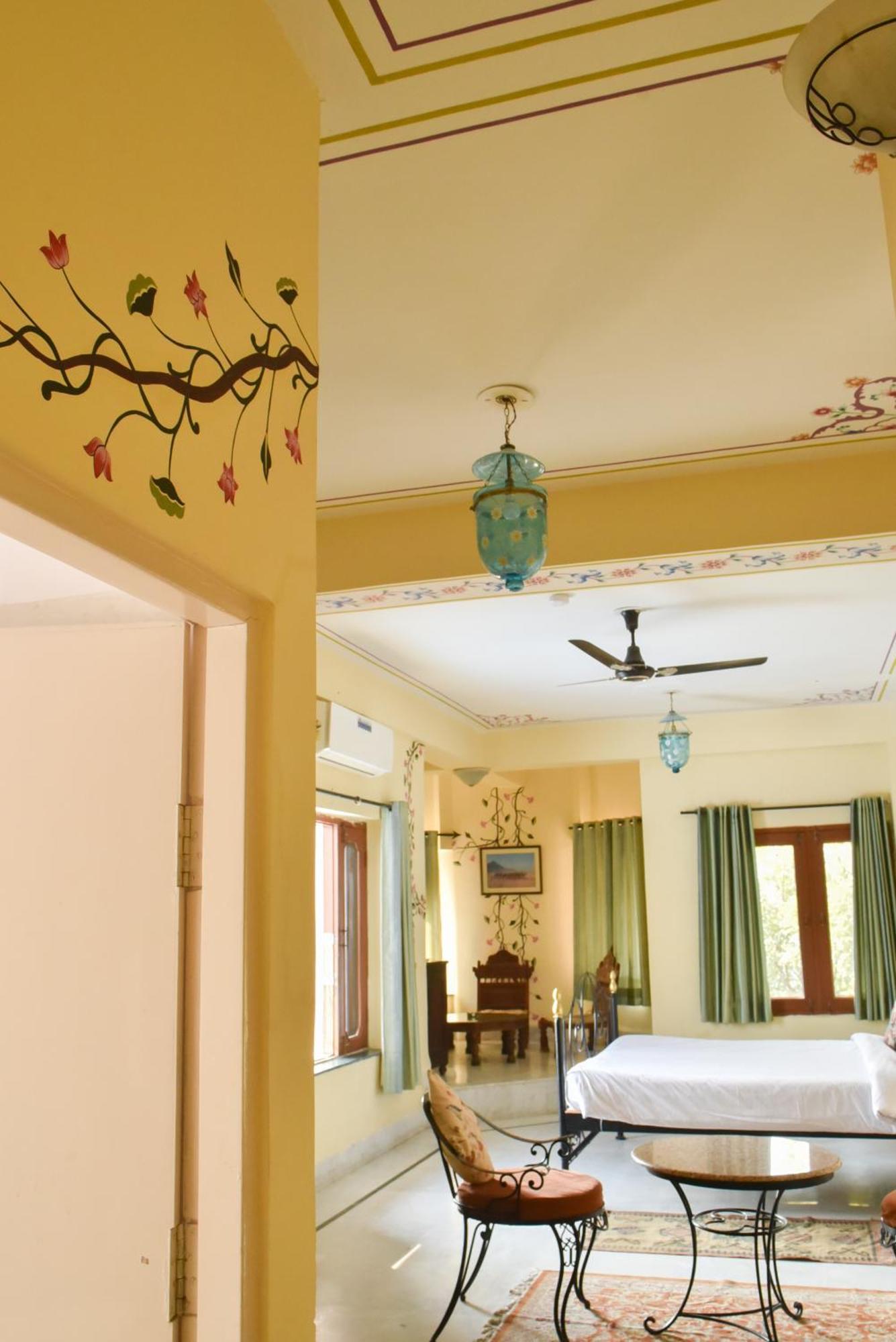 Umaid Palace - A Lakeside Heritage Palace Resort Near Jaipur Close To Bhangarh & Chand Baori Stepwell Abhaneri Dubbī Oda fotoğraf