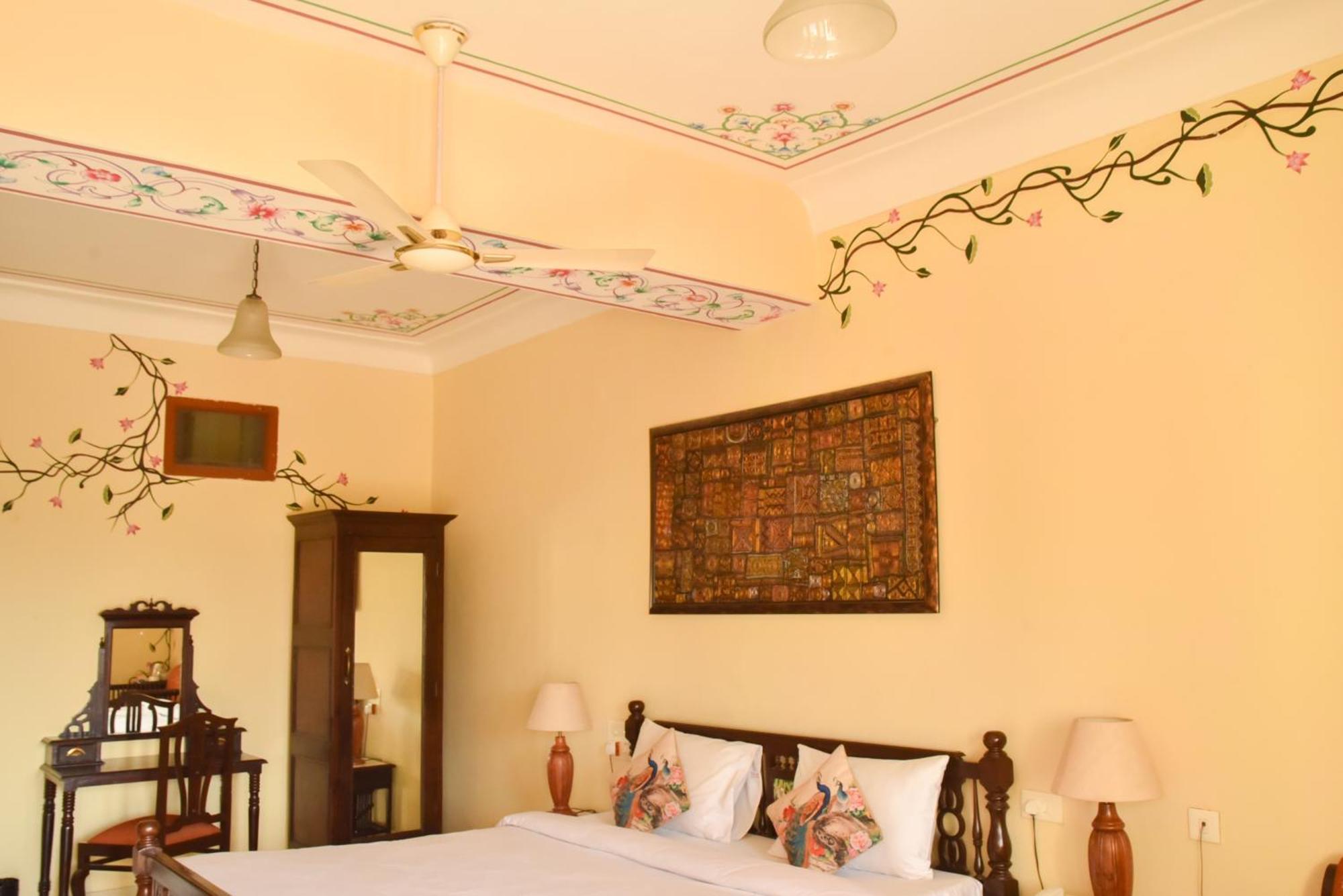 Umaid Palace - A Lakeside Heritage Palace Resort Near Jaipur Close To Bhangarh & Chand Baori Stepwell Abhaneri Dubbī Oda fotoğraf
